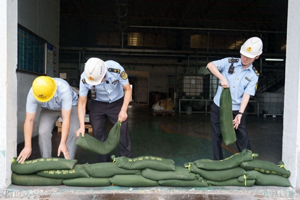 上海浦東計(jì)劃避險(xiǎn)轉(zhuǎn)移11萬(wàn)人