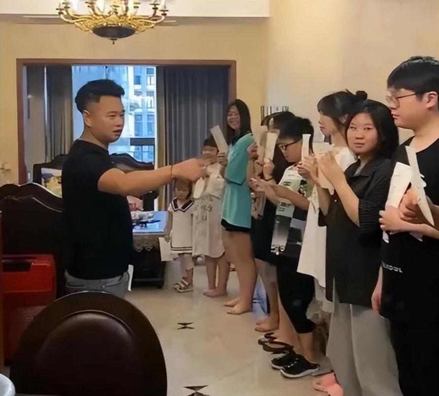 一頓吃200個水餃的16個外甥開學了