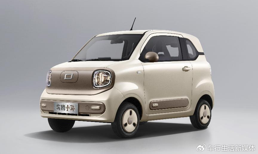 奔騰小馬奶咖棕秋日上新,3.49 萬起的“六邊形”代步神器