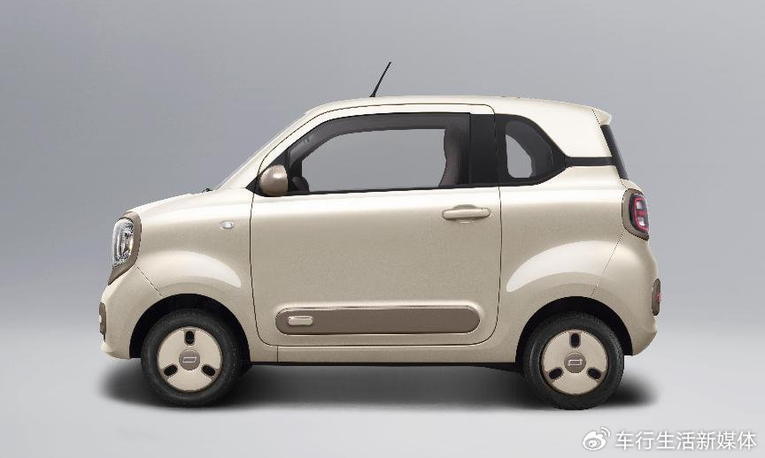 奔騰小馬奶咖棕秋日上新,3.49 萬起的“六邊形”代步神器