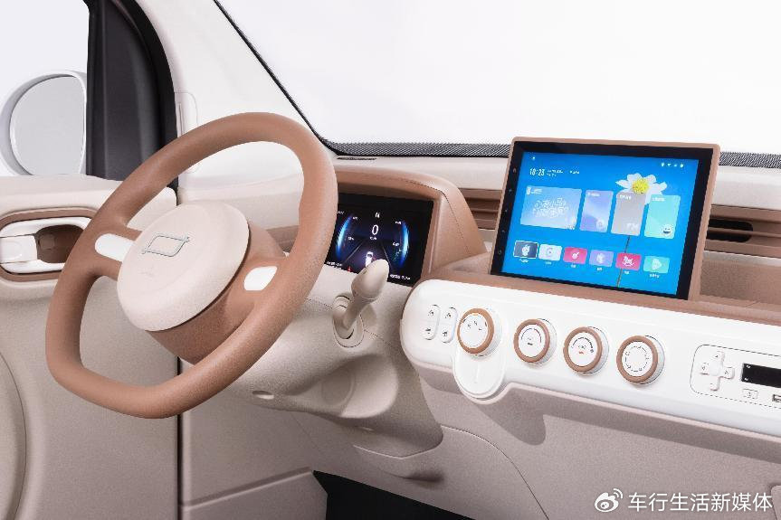 奔騰小馬奶咖棕秋日上新,3.49 萬起的“六邊形”代步神器