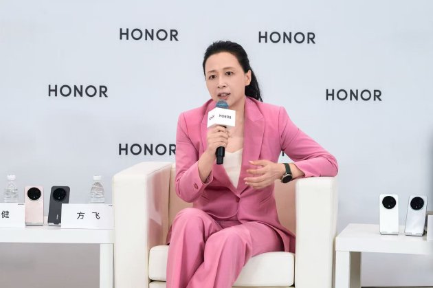 榮耀Magic8系列發布 CEO李健:AI自進化開啟手機新紀元 榮耀產品線總裁方飛