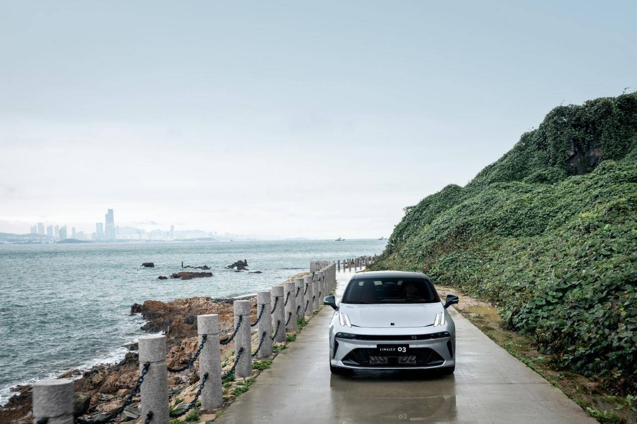 第三代領(lǐng)克03上市,終于有性能車能兼顧日常通勤了