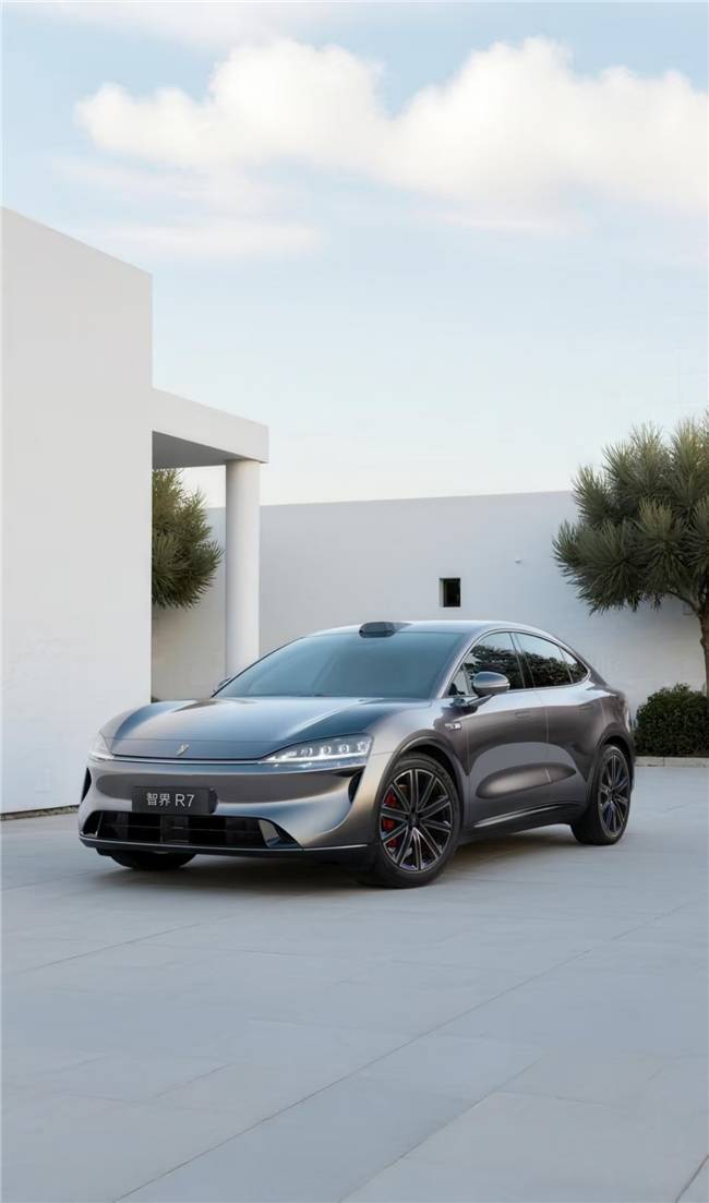 智界R7改款智駕看齊問界M8?25萬級SUV市場要變天