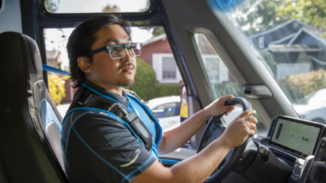 亞馬遜推出“Blue Jay”倉庫機器人,可同時執(zhí)行多項任務(wù)