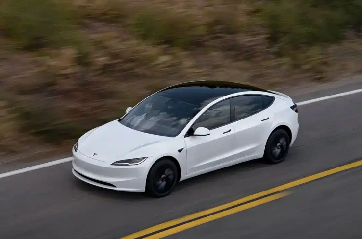 新“標準版”特斯拉Model 3