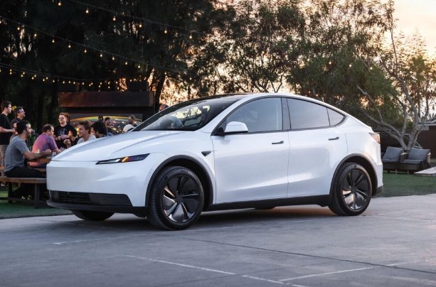 新“標準版”特斯拉Model 3