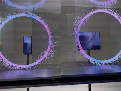 三星Galaxy Z TriFold三折疊屏手機亮相,華為Mate XT勁敵誕生 圖片