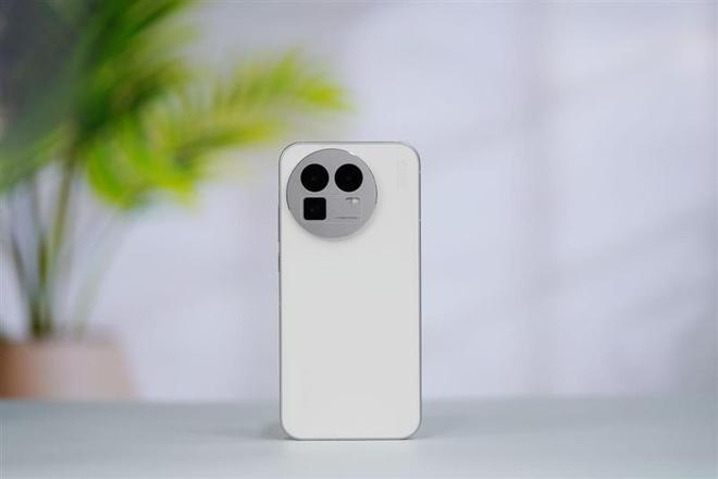 2K檔最強性能!真我GT8評測:越級挑戰(zhàn)的驍龍8至尊版