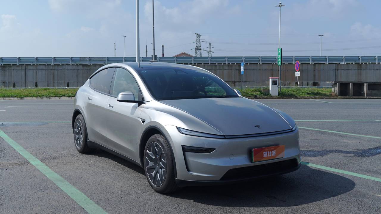 試駕特斯拉Model Y L:駕控打破平衡,高速滿電跑500公里