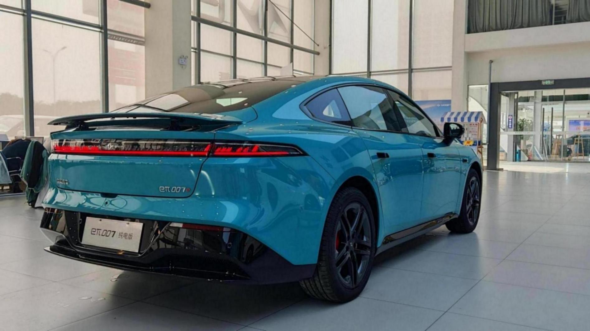 年輕人有福了!東風奕派eπ007+實拍,顏值性能雙升級,又要火?