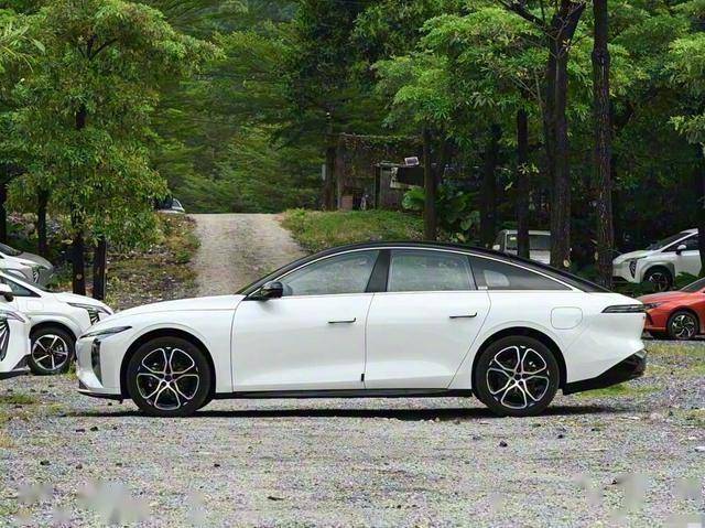 再等3天就上市!800V超快充,劍指小米SU7,限時一口價10.59萬