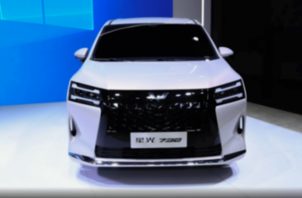 起步7.3萬確實親民路線,五菱星光730攪局MPV,插混版比較香?